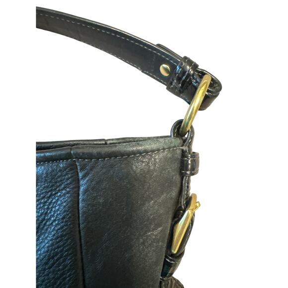 Coach Chelsea black leather shoulder bag hobo with patent trim and COA - Picture 13 of 13